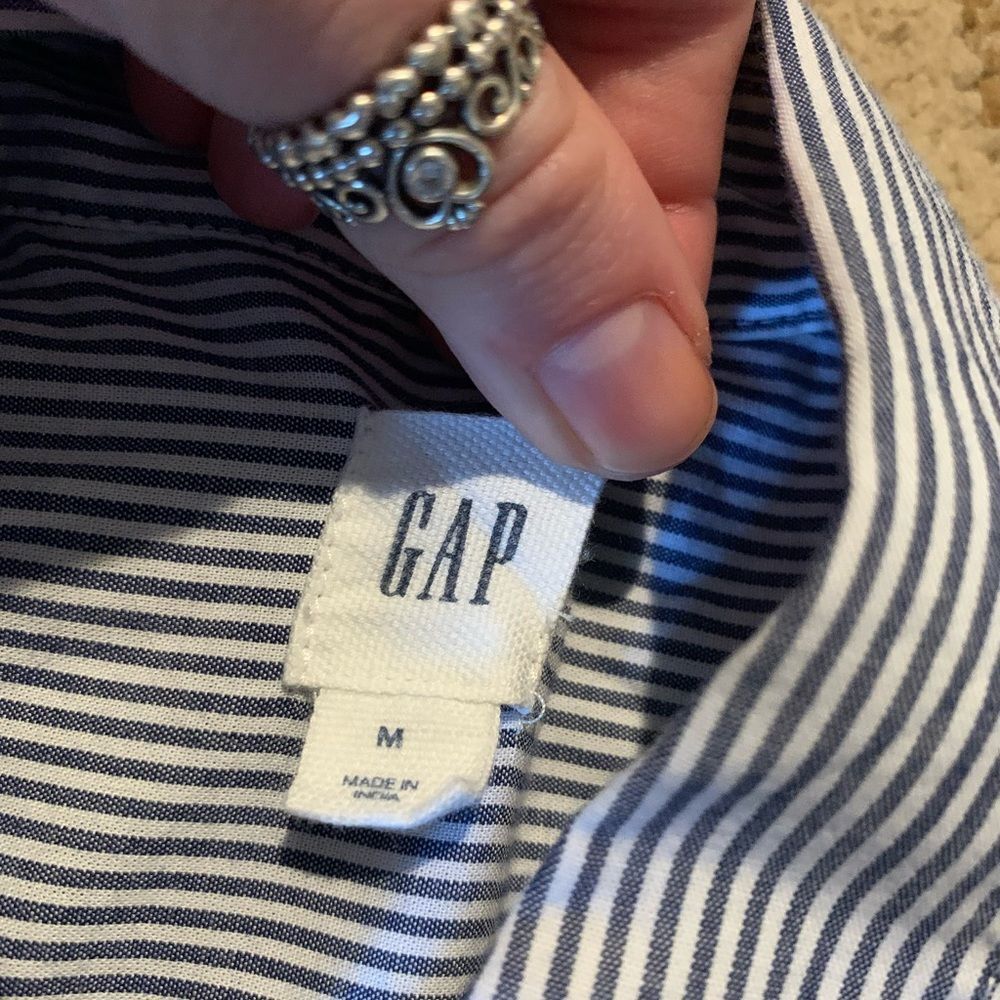 gap blouse medium - Picture 3 of 3